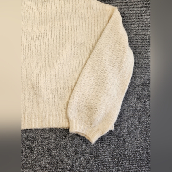 Cider Heart Sweater Fuzzy Ivory Cream Knit Size Small Cropped Boho Preppy - Picture 10 of 11
